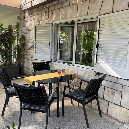 Terrace Apartment *
